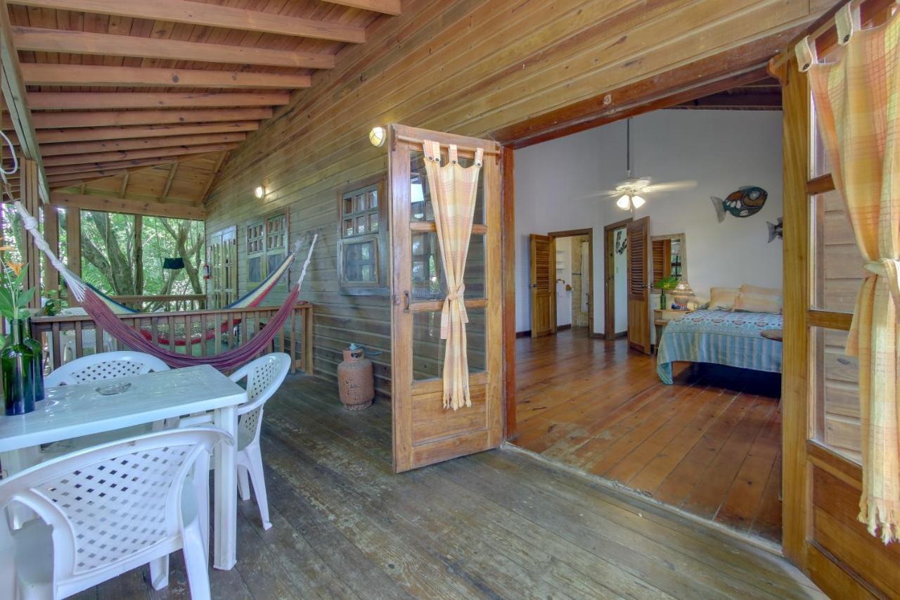 Posada Arco Iris, West End Exterior photo